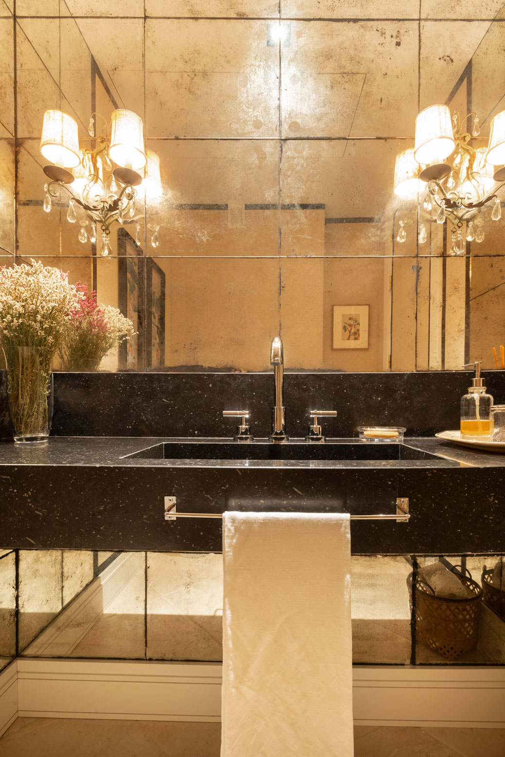 Mural de Espejos Envejecidos de Arantxa Hergueta