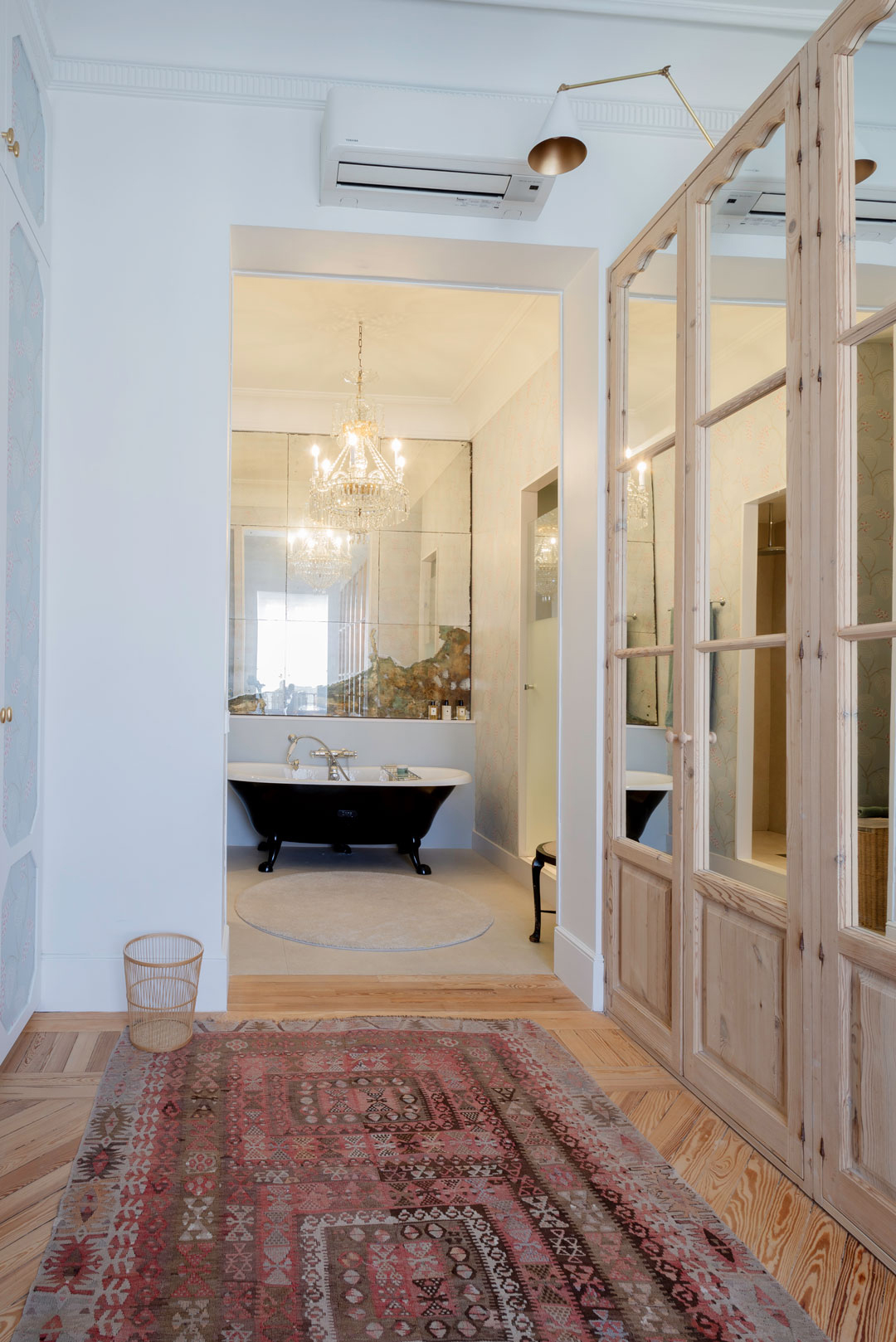 Mural de Espejos Envejecidos de Arantxa Hergueta