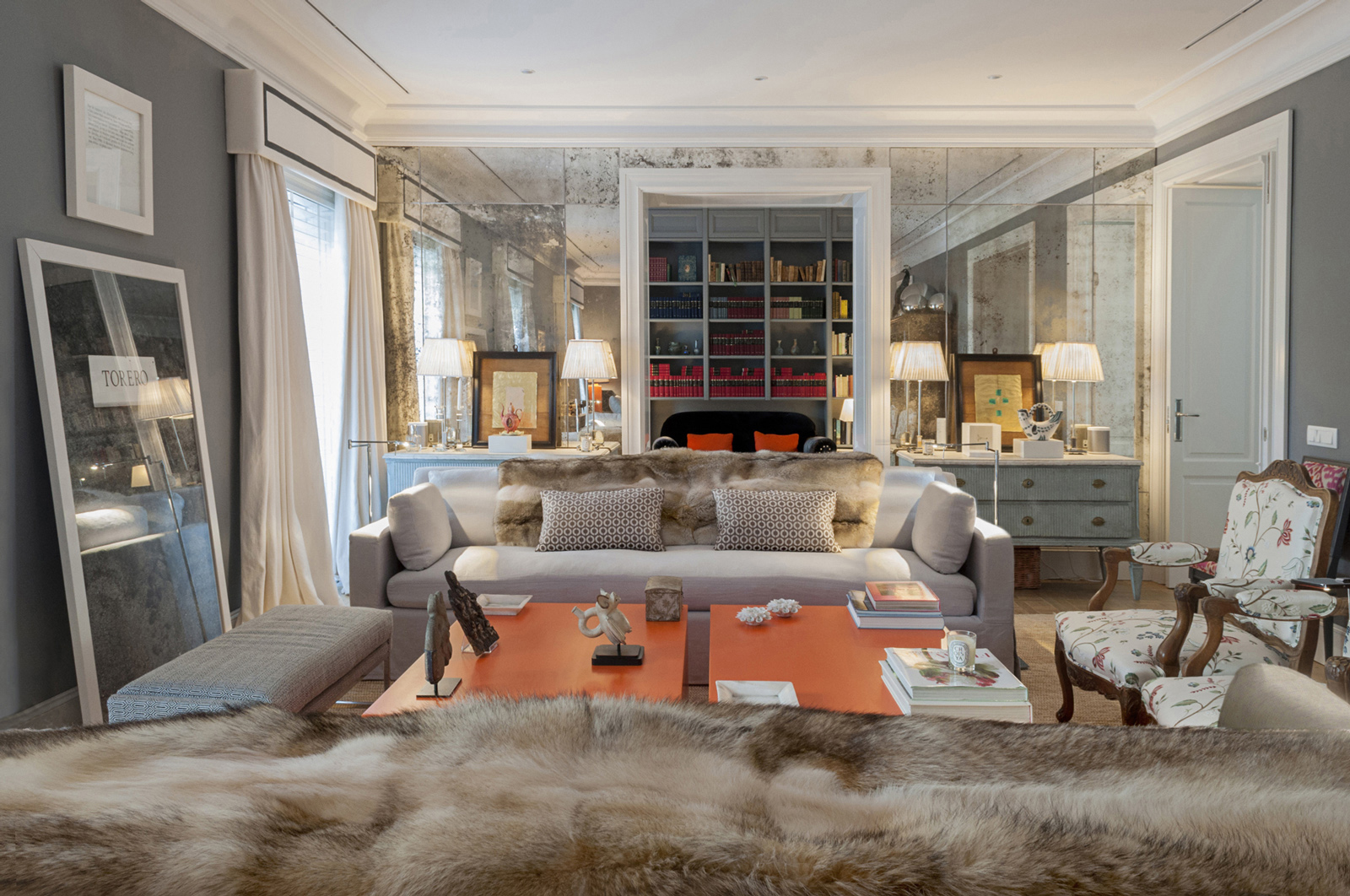 Mural de Espejos Envejecidos de Arantxa Hergueta