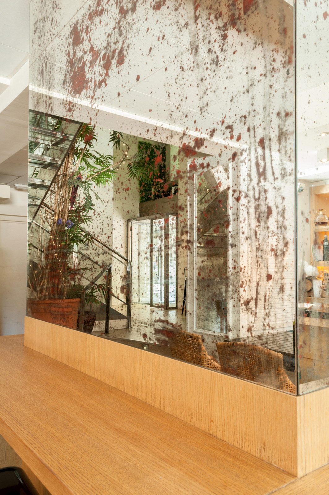 Mural de Espejos Envejecidos de Arantxa Hergueta