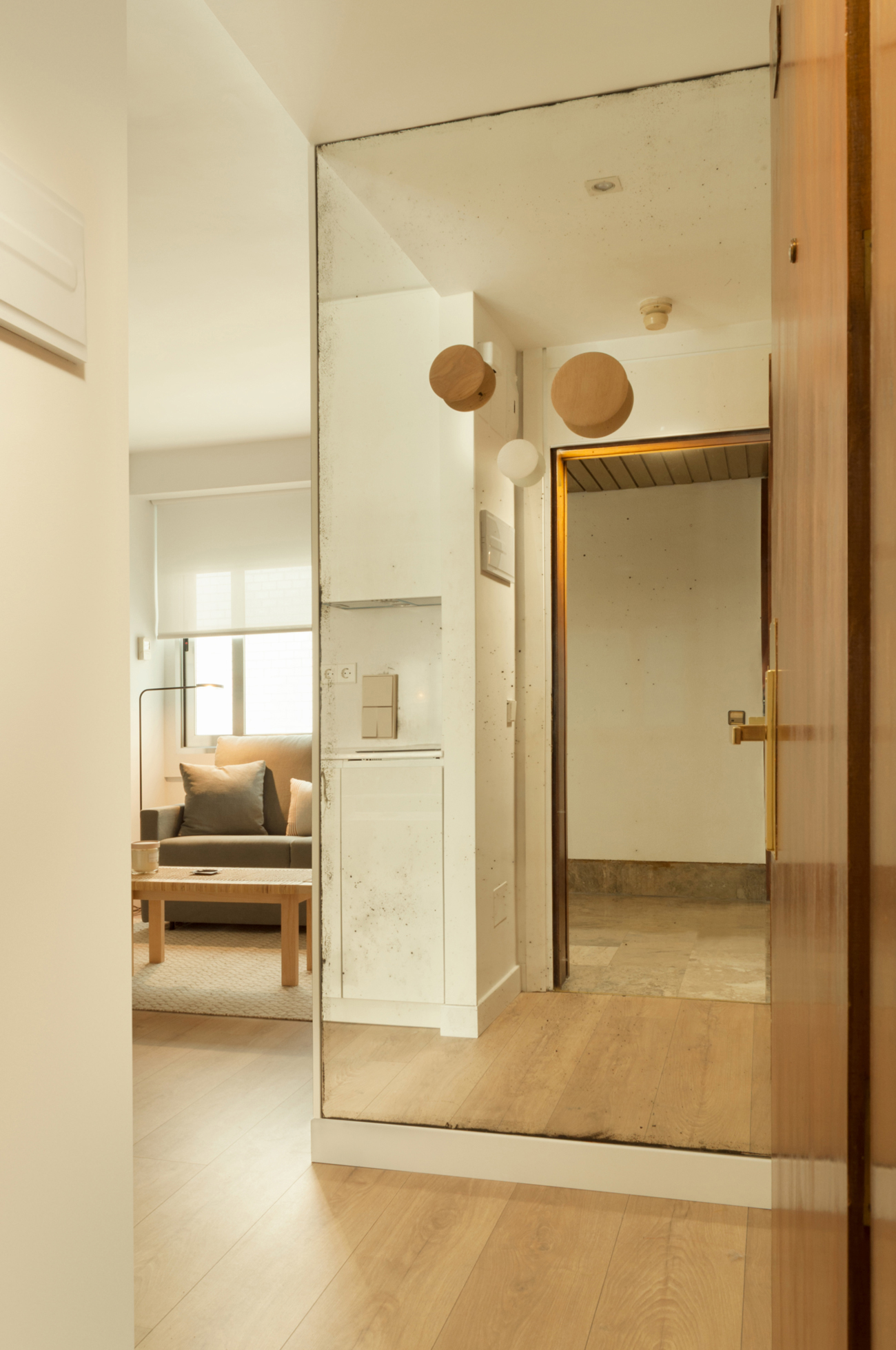 Mural de Espejos Envejecidos de Arantxa Hergueta