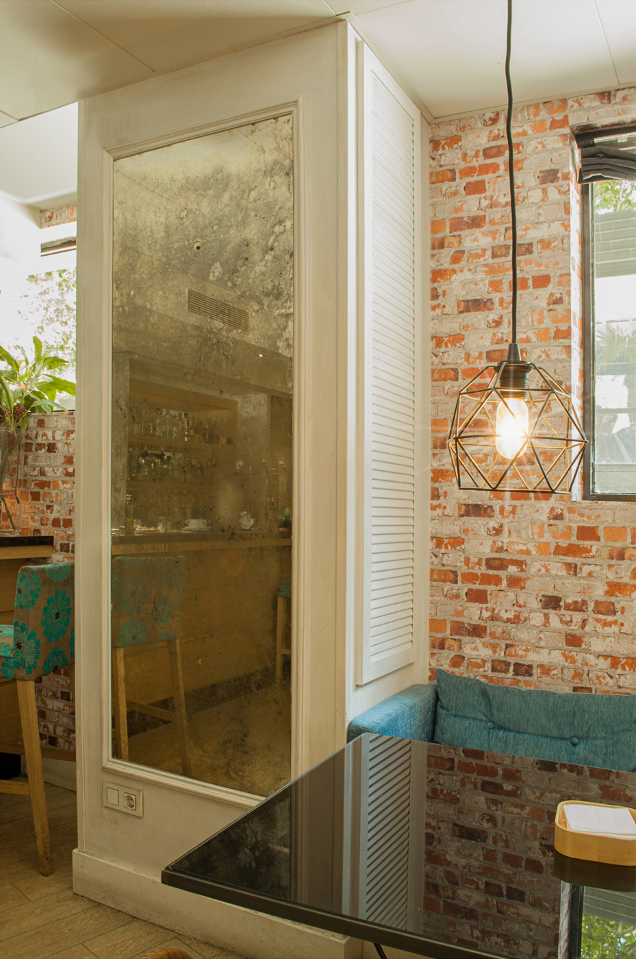 Mural de Espejos Envejecidos de Arantxa Hergueta