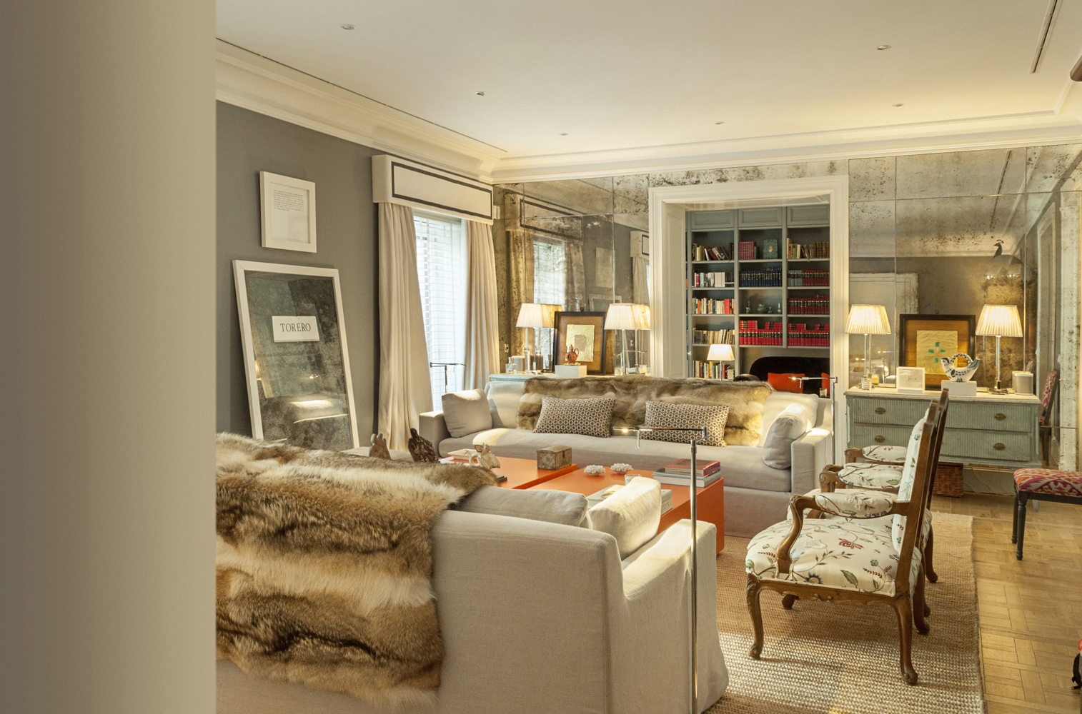 Mural de Espejos Envejecidos de Arantxa Hergueta