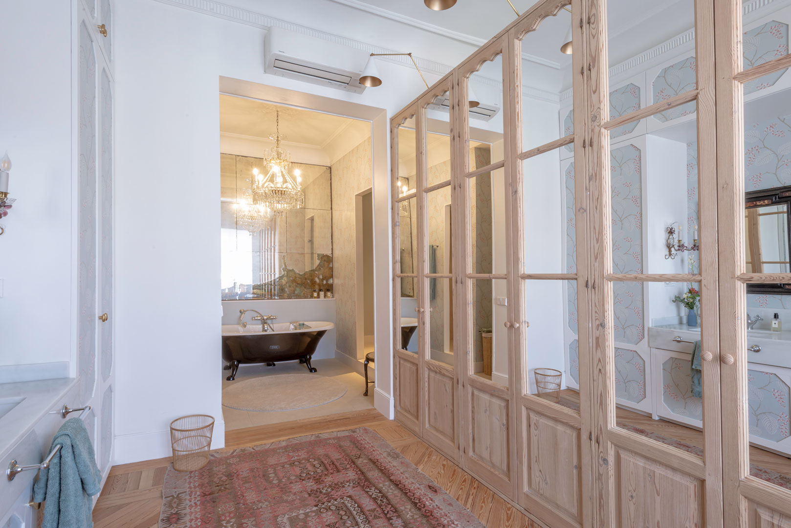 Mural de Espejos Envejecidos de Arantxa Hergueta