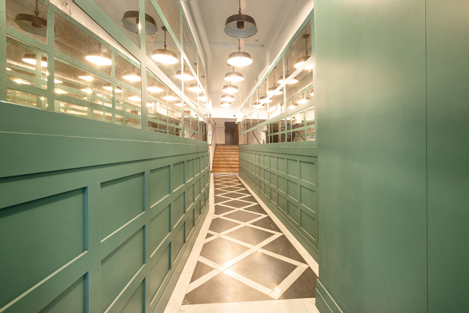 Mural de Espejos Envejecidos de Arantxa Hergueta