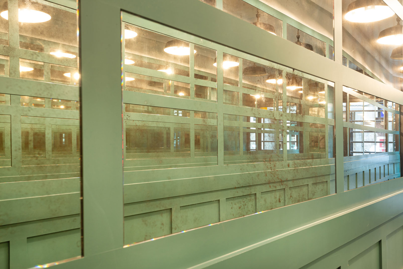 Mural de Espejos Envejecidos de Arantxa Hergueta