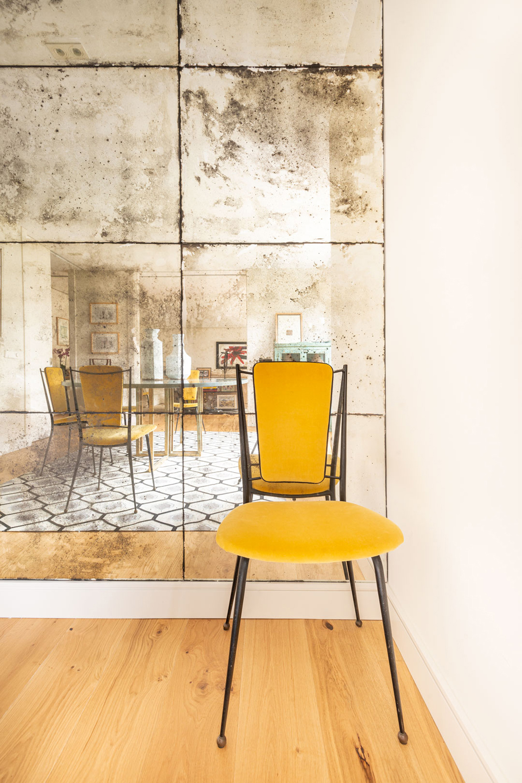 Mural de Espejos Envejecidos de Arantxa Hergueta