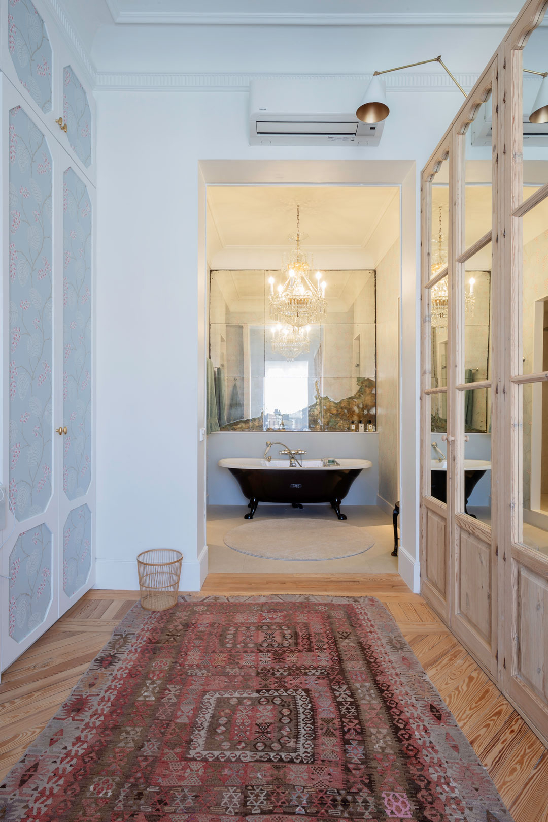 Mural de Espejos Envejecidos de Arantxa Hergueta